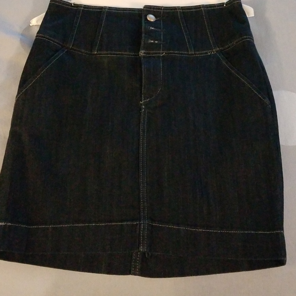 Whats hot?! High waist mini jean skirt